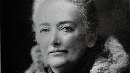 Portrait Amelia Edwards.jpg