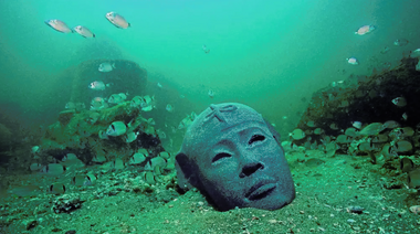 Scrivens_5 Unsolved Mysteries of Ancient Egypt_Alexander & Cleopatra image (much of ancient Alexandria now lies beneath the waves).png