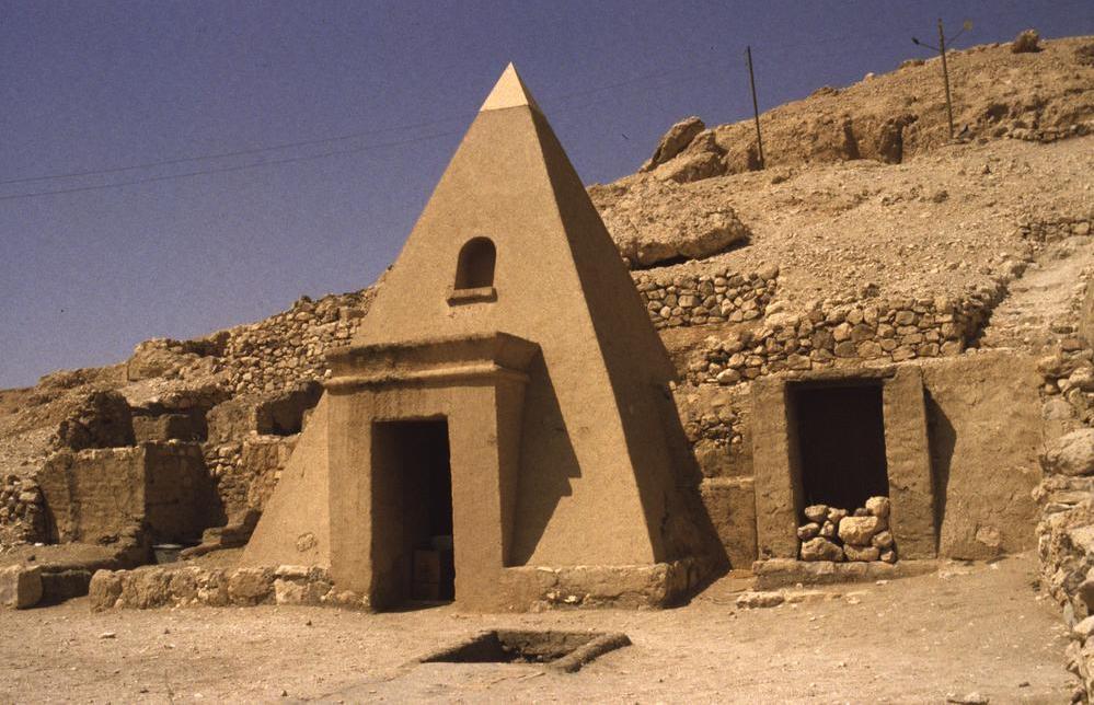 Naeser_Life and Death at New Kingdom Deir el-Medina_TT1