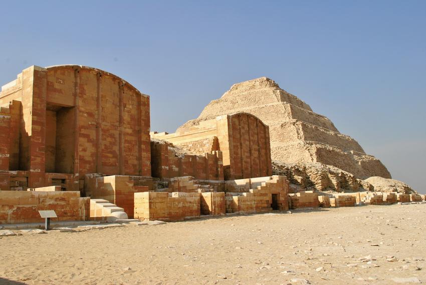 SaqqaraStepPyramid.JPG