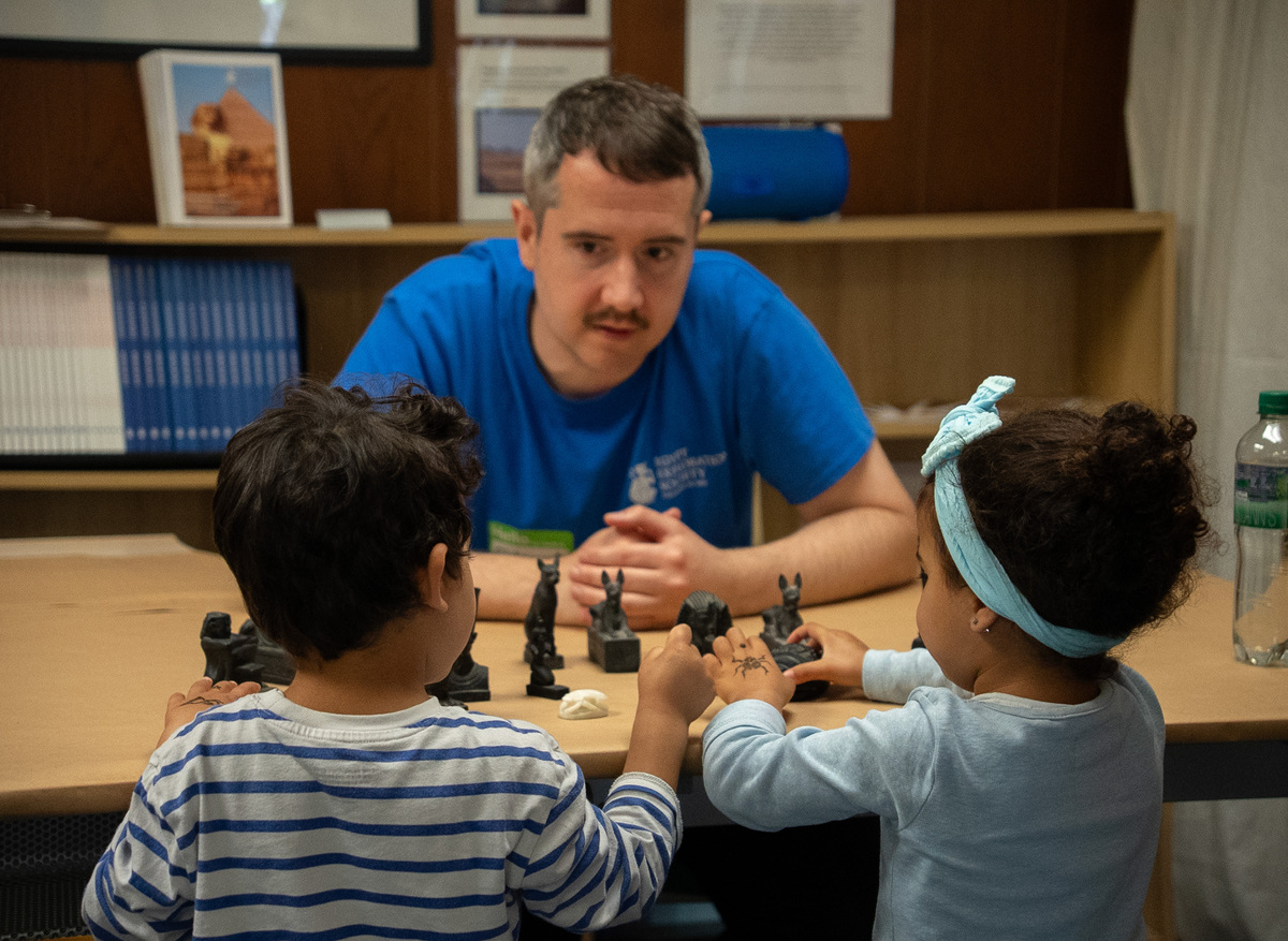 Young Explorers with EES Devlopment Manger, Edward Scrivens (Photo: Adam El Khodary)