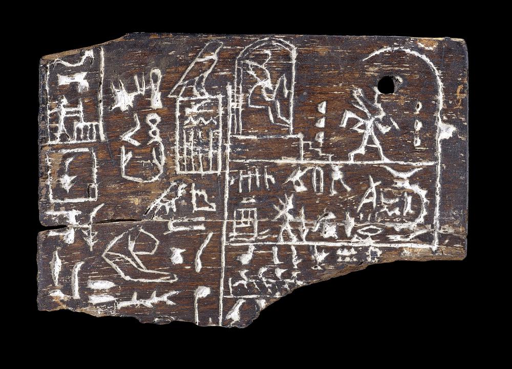 25 08 30_Geisen_Experiencing Ancient Egyptian Writing_EA 32650 Label of Den