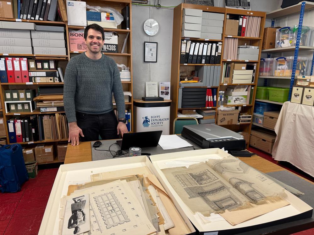 Alarcón Robledo_Digitising Decades of Discovery under Walter B. Emery_Sergio smiling