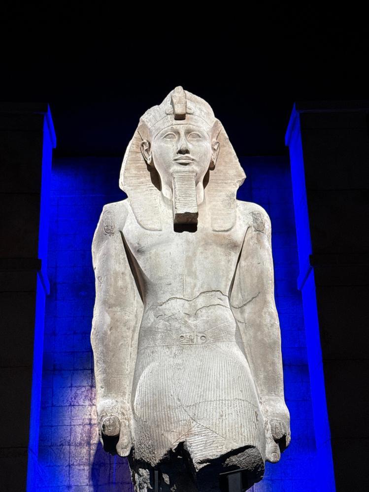 EES on Tour at Ramses and the Pharaoh’s Gold_Colossal statue and video backdrop